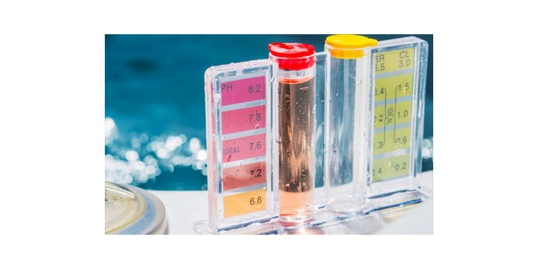 Qué productos químicos protegen tu piscina
